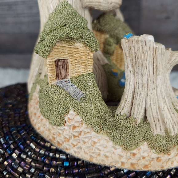 Robin Hood's Hideaway 1986 by David Winter - Picture 6 of 13